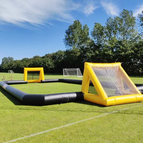 Oppblåsbar fotballbane