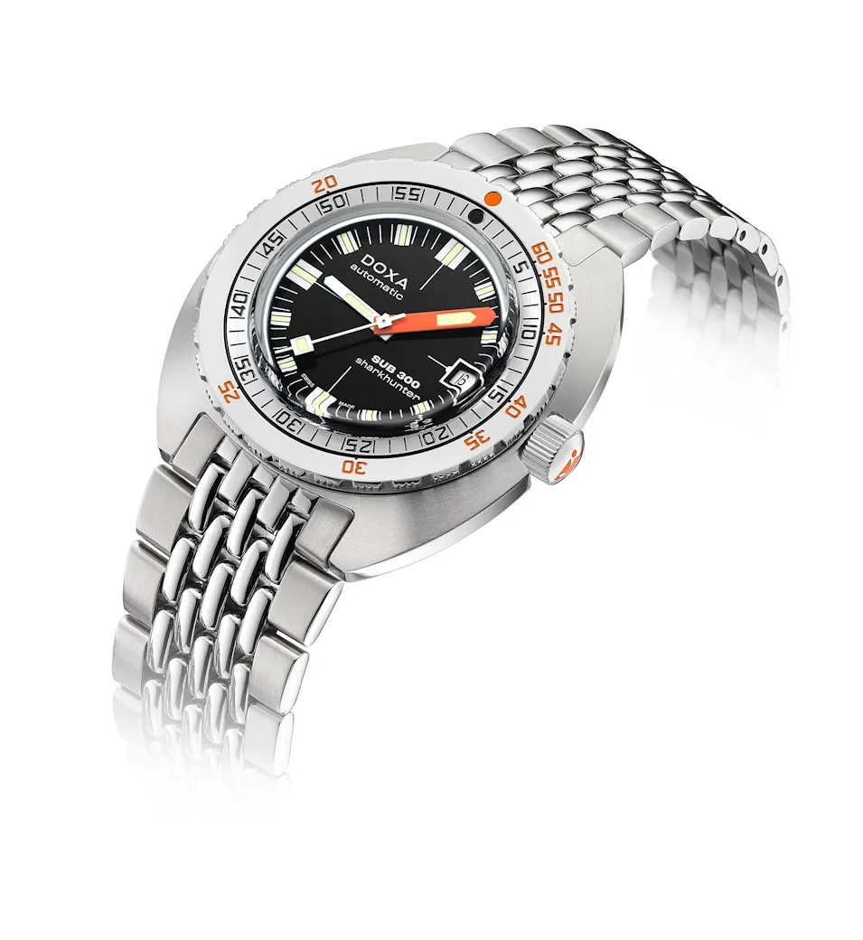 DOXA Sub 300 Sharkhunter 821.10.101.10