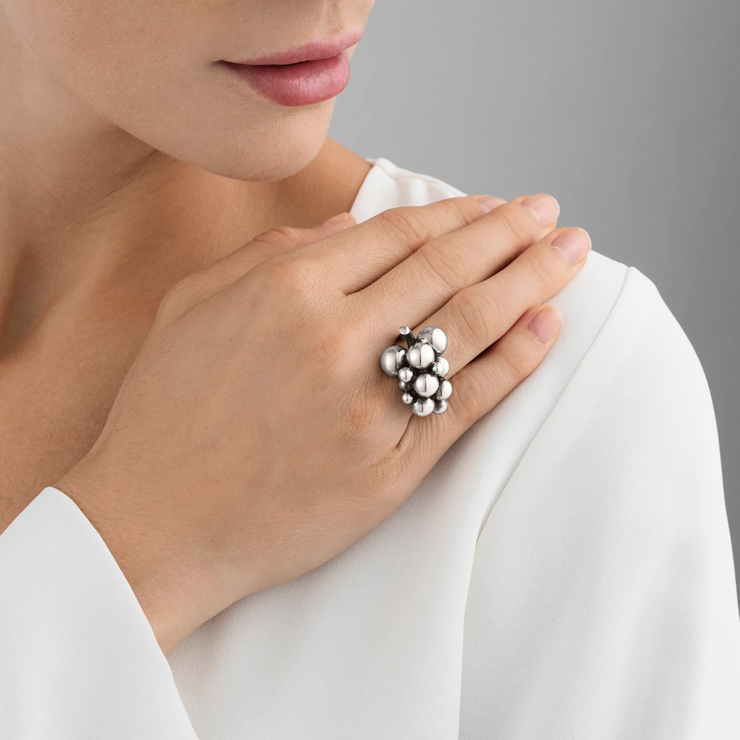 Georg Jensen Moonlight Grapes Medium Ring 20000388