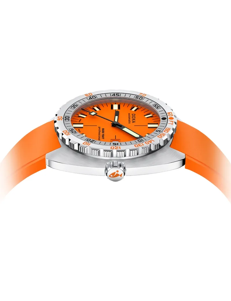 DOXA Sub 750T Professional 825.10.351.21