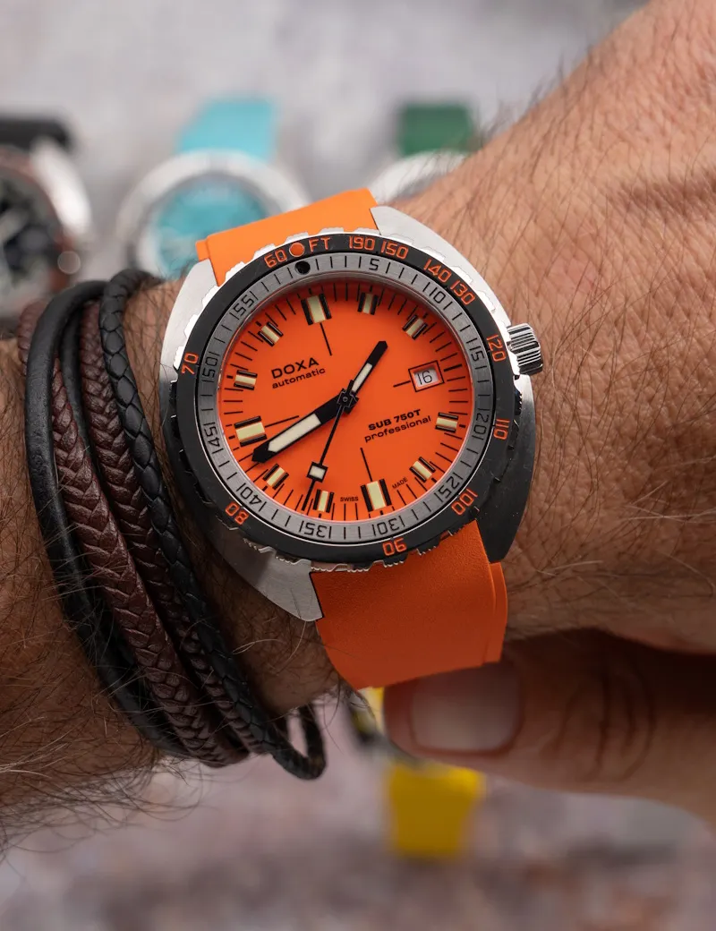 DOXA Sub 750T Professional 825.10.351.21