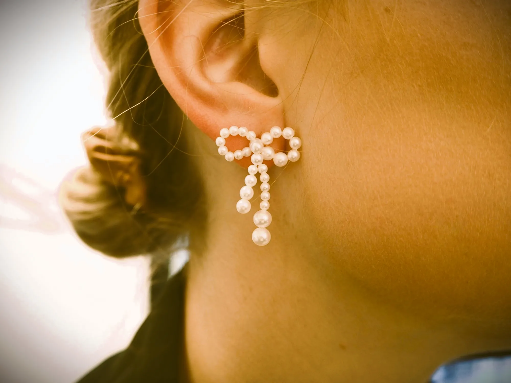 Sophie Bille Brahe Rosette de Perles Øreringe EA123_BOW_MN_FW