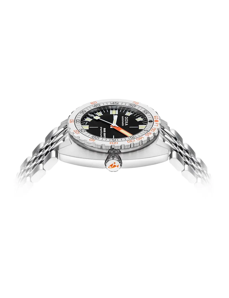 DOXA Sub 300T Sharkhunter 840.10.101.10
