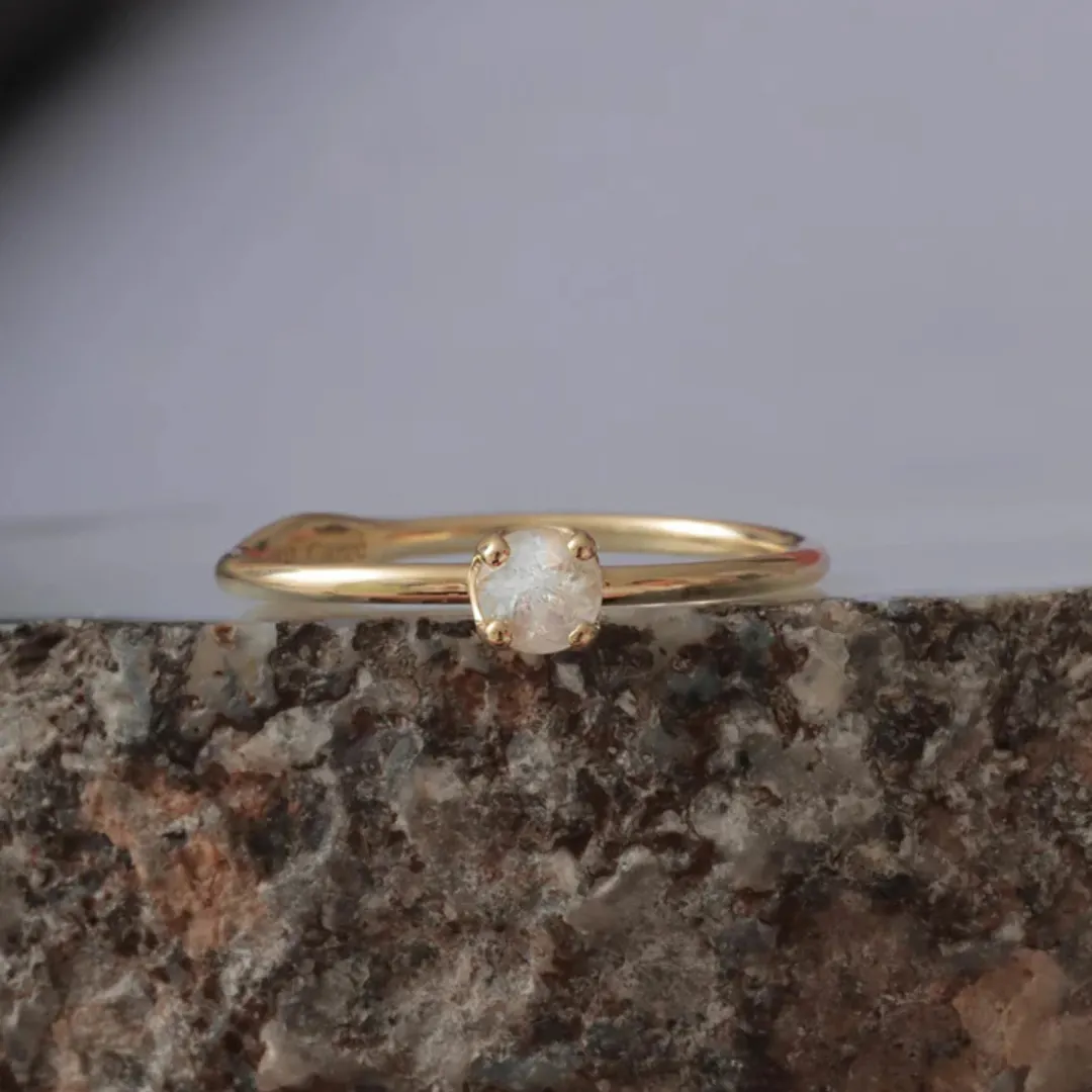 Carré 10-karat Iris Ring Med Regnbue Månesten TR 4109 RM