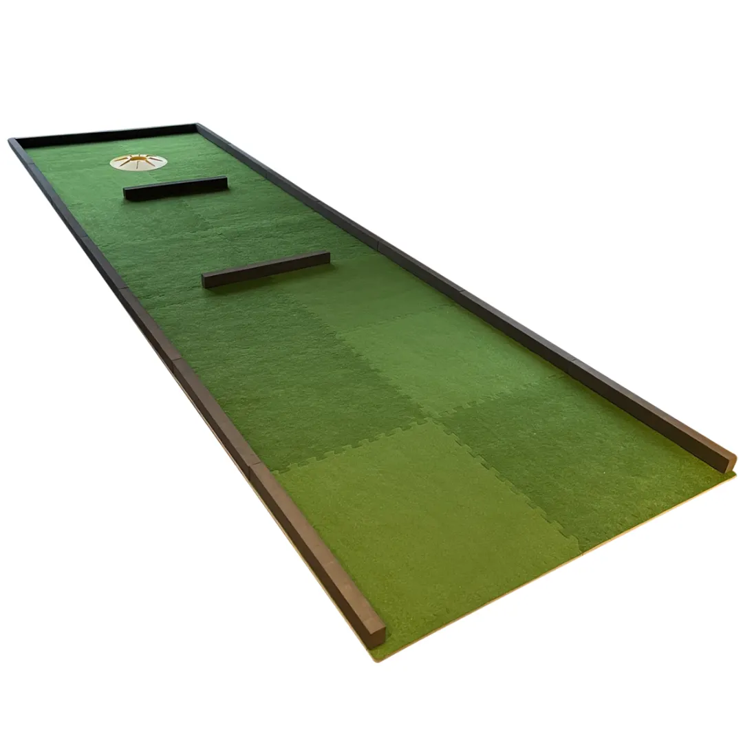 Fleksibel minigolfbane med hindringer