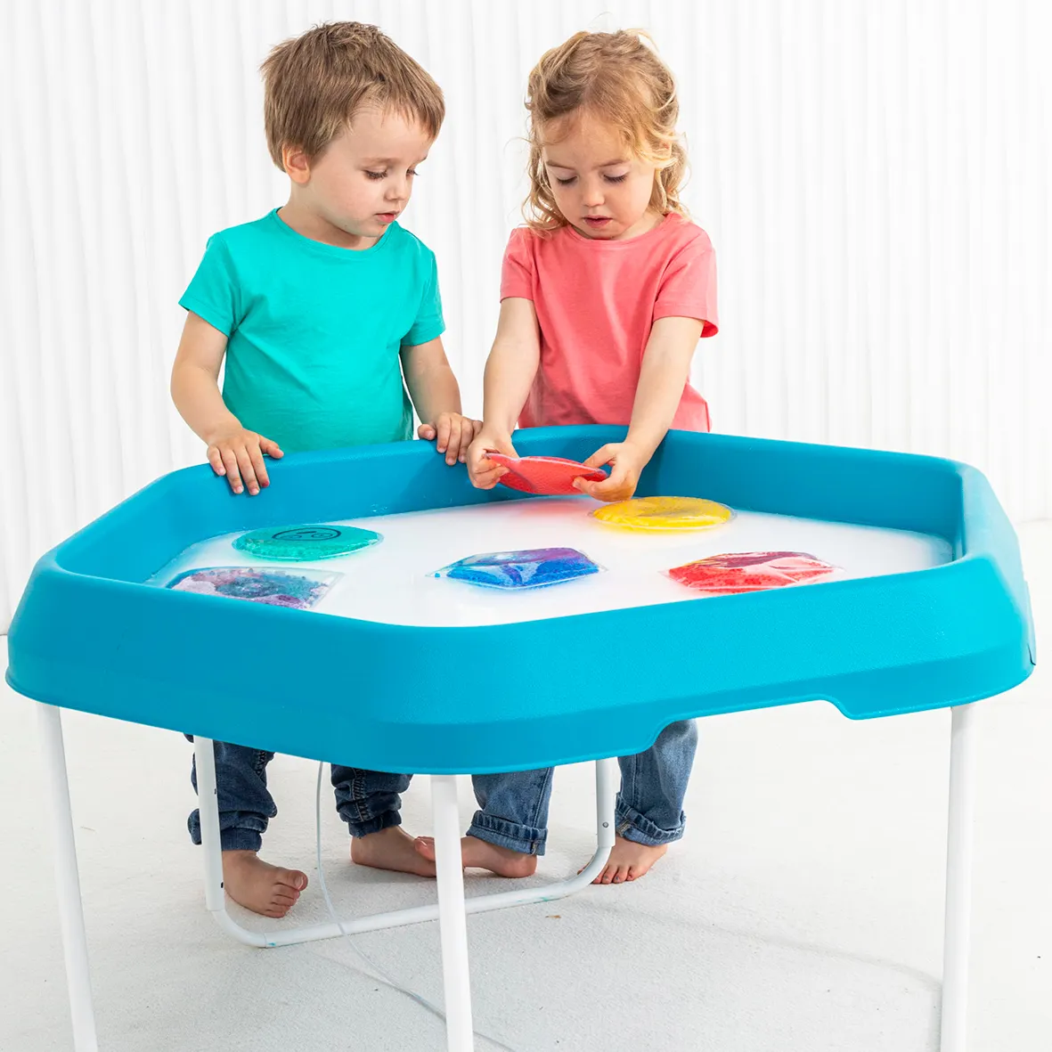 LED-sensorinen alusta telineellä