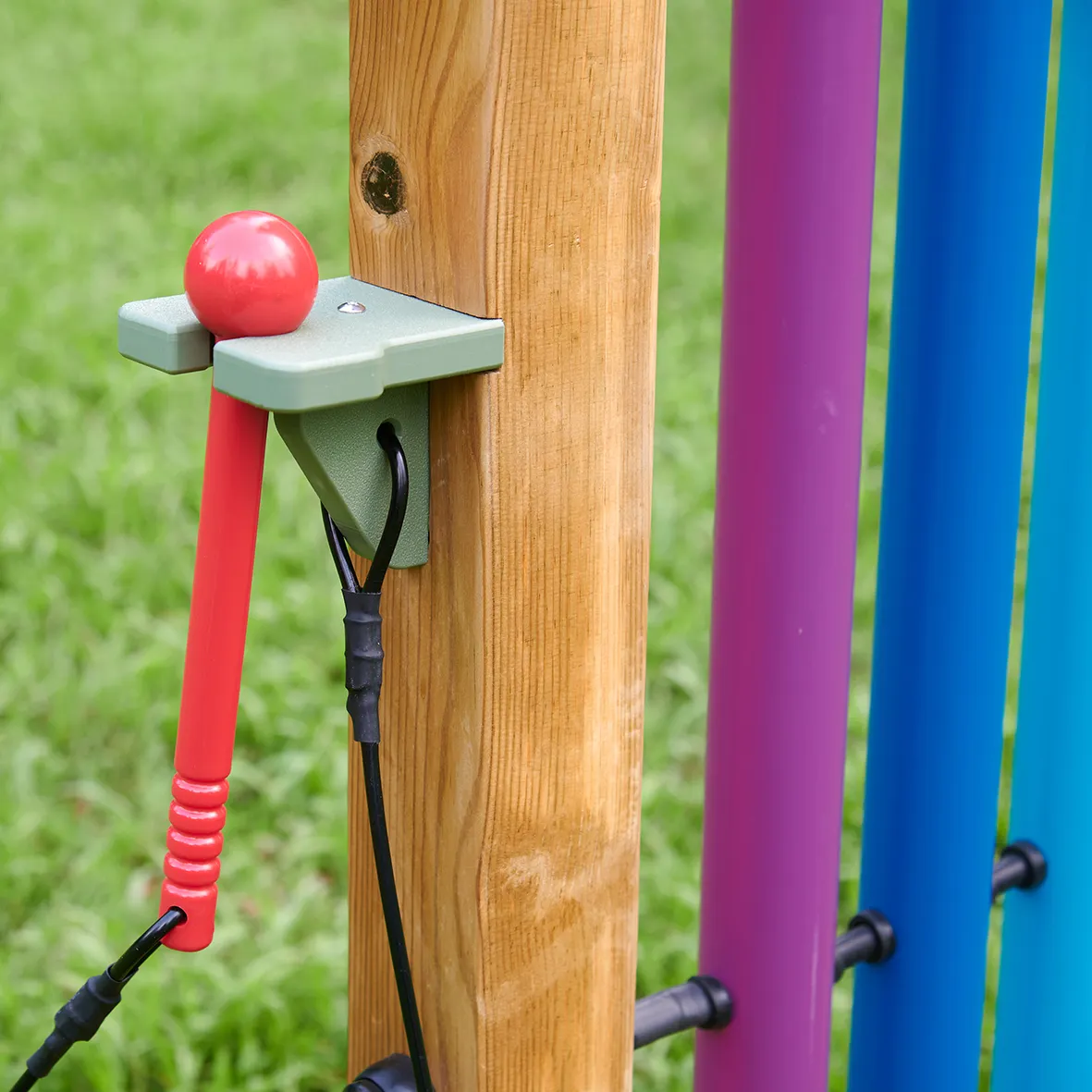 Vertikale lydrør – musikk og sanselek for barn