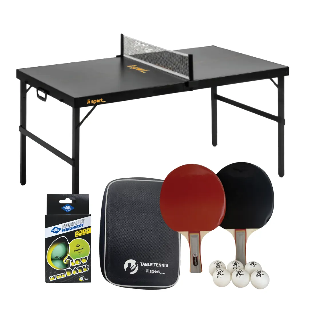 Bordtennisset med självlysande bollar Bordtennisset med självlysande bollar