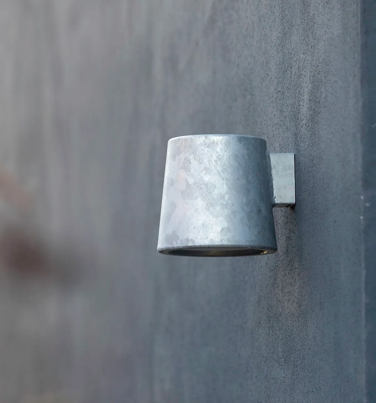 ANTO L1010-160 udendørs væglampe sort