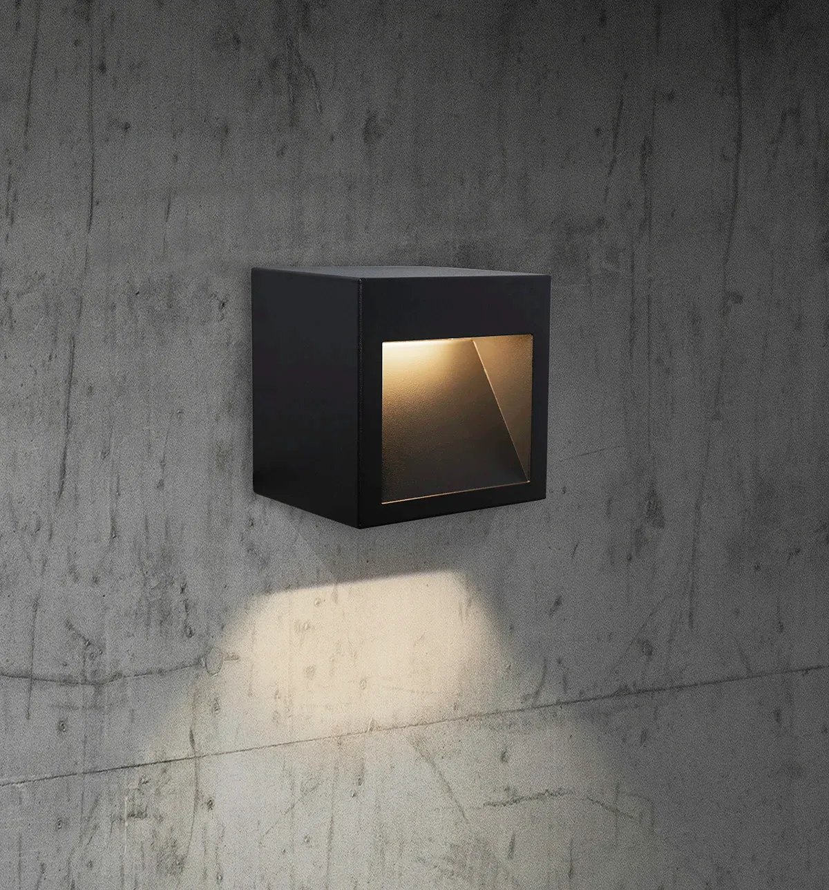 Firkantet udendørslampe NYE L1001