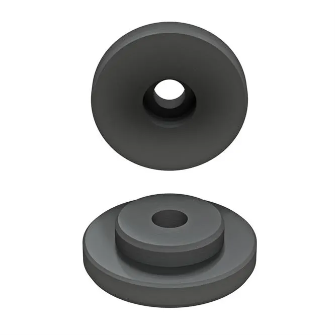 Centering stud for concentric alignment of