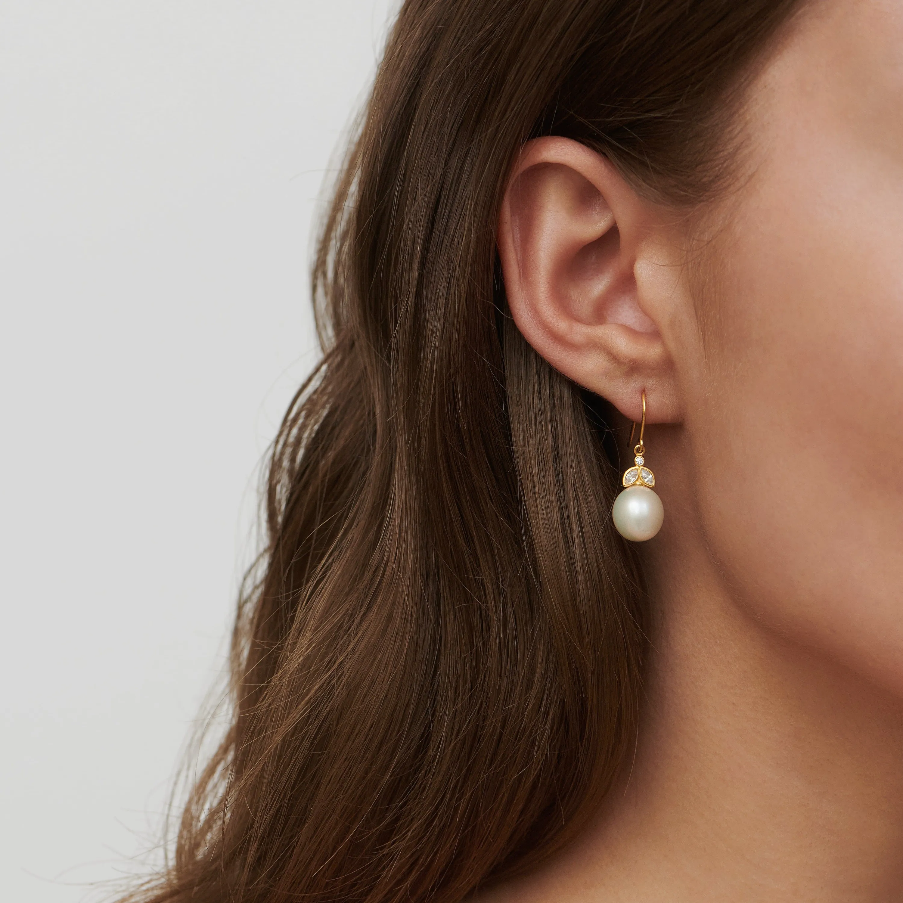 Julie Sandlau Tasha Øreringe White Pearl Forgyldt HKS707GDWHPLCZ